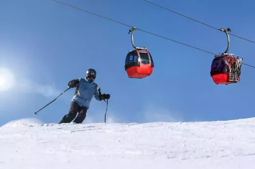 The Thrills and Health Benefits of Skiing and Snowboarding: Discover the Perfect Winter Workout